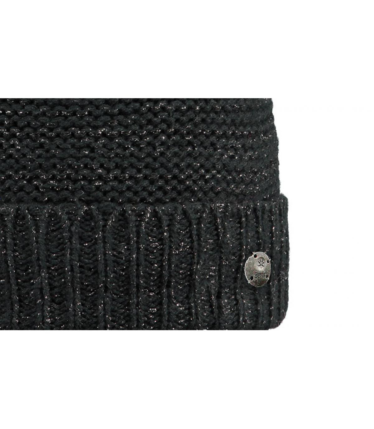 Black lined beanie